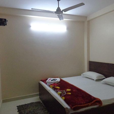 Delhi Inn,Walk In Nizamuddin Railway Station New Delhi Buitenkant foto