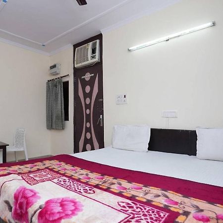 Delhi Inn,Walk In Nizamuddin Railway Station New Delhi Buitenkant foto