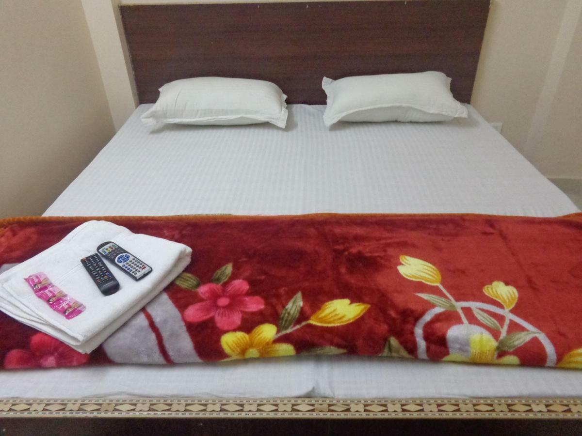 Delhi Inn,Walk In Nizamuddin Railway Station New Delhi Buitenkant foto