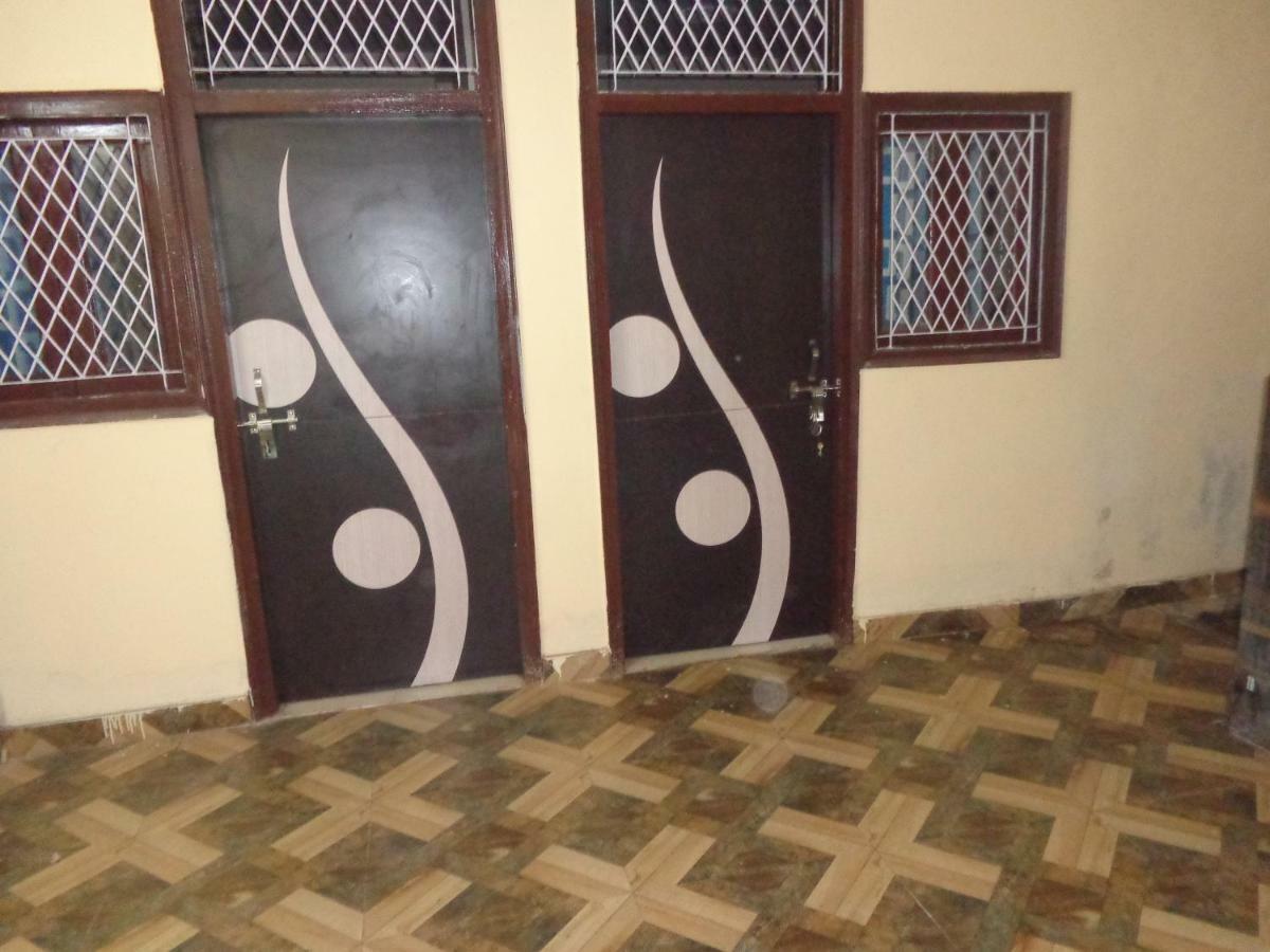 Delhi Inn,Walk In Nizamuddin Railway Station New Delhi Buitenkant foto