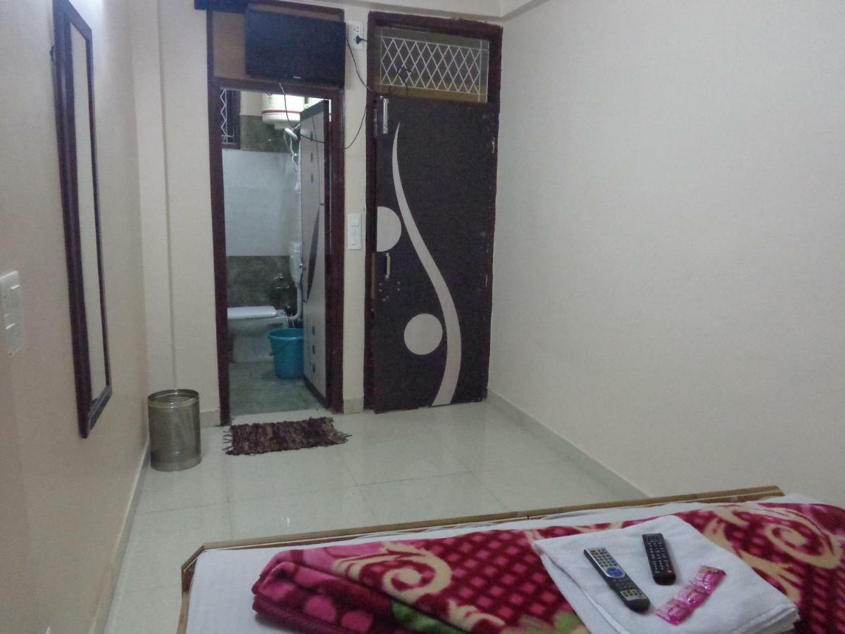 Delhi Inn,Walk In Nizamuddin Railway Station New Delhi Buitenkant foto