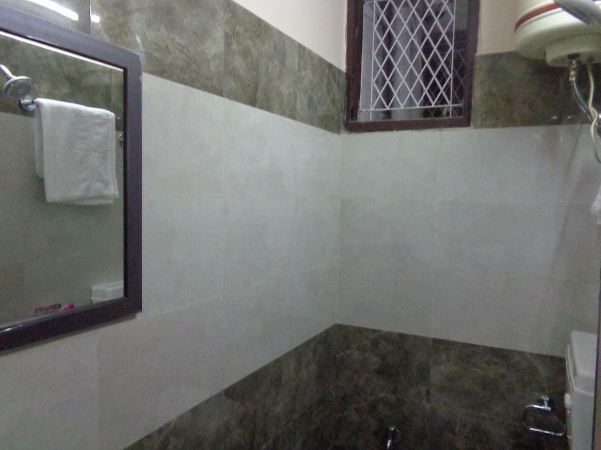 Delhi Inn,Walk In Nizamuddin Railway Station New Delhi Buitenkant foto