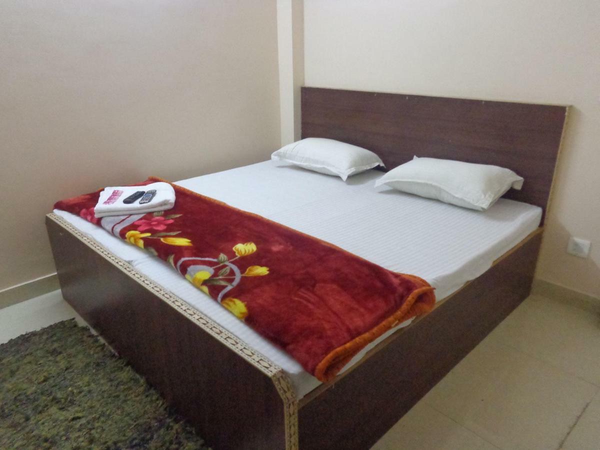 Delhi Inn,Walk In Nizamuddin Railway Station New Delhi Buitenkant foto