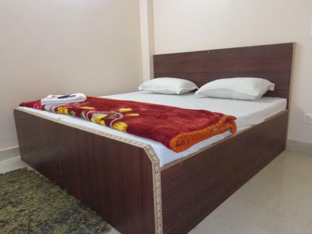 Delhi Inn,Walk In Nizamuddin Railway Station New Delhi Buitenkant foto