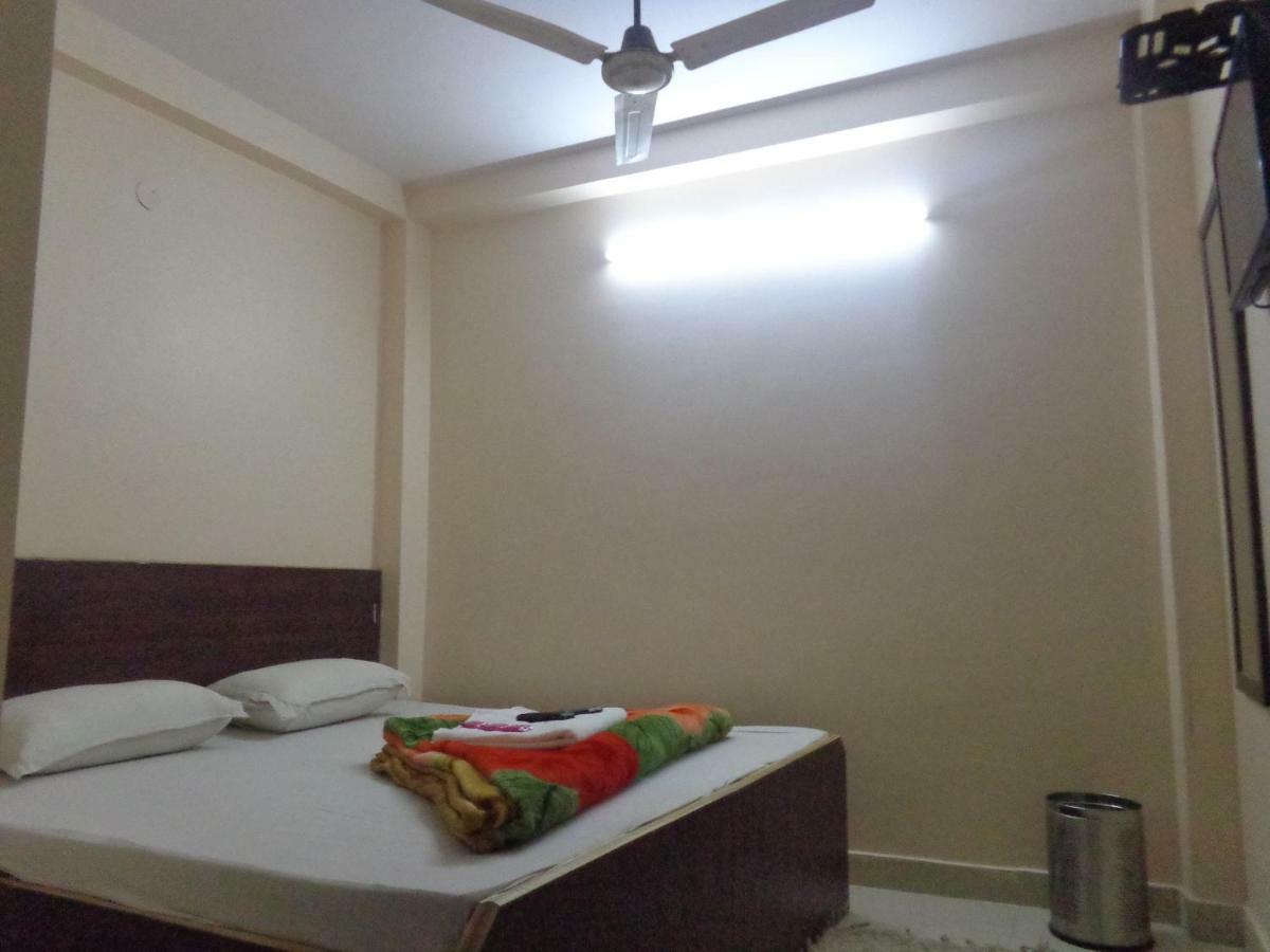 Delhi Inn,Walk In Nizamuddin Railway Station New Delhi Buitenkant foto